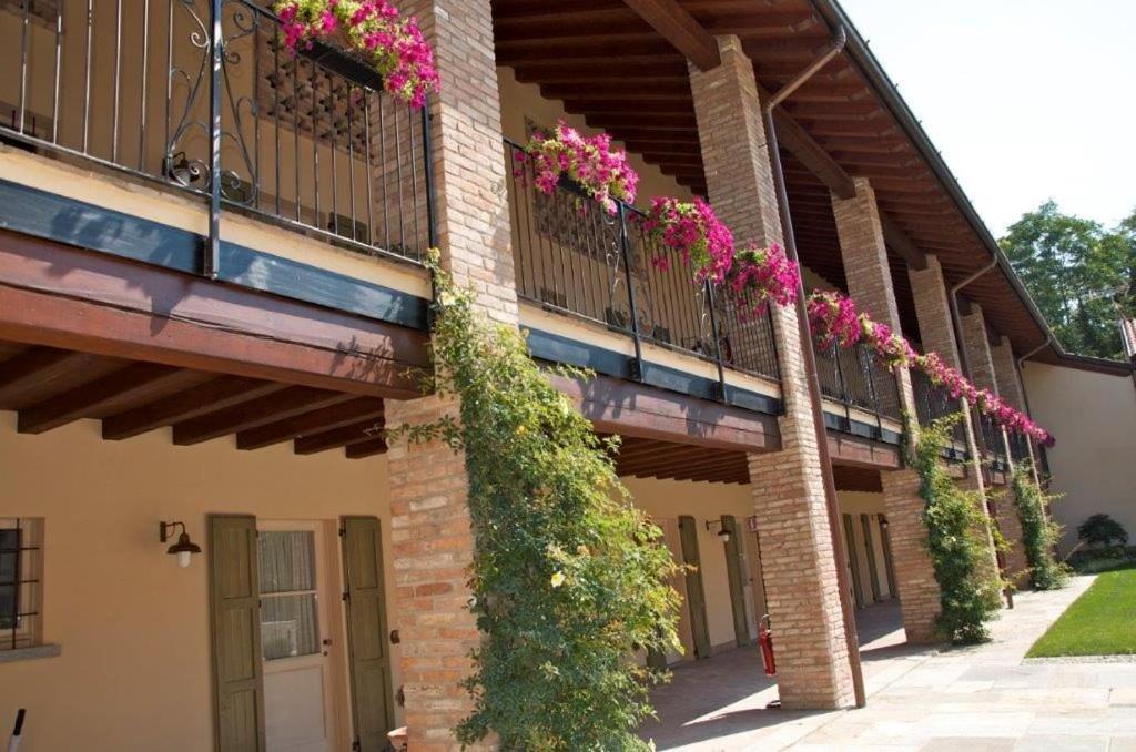Antico Benessere Fara Gera dʼAdda Exterior foto